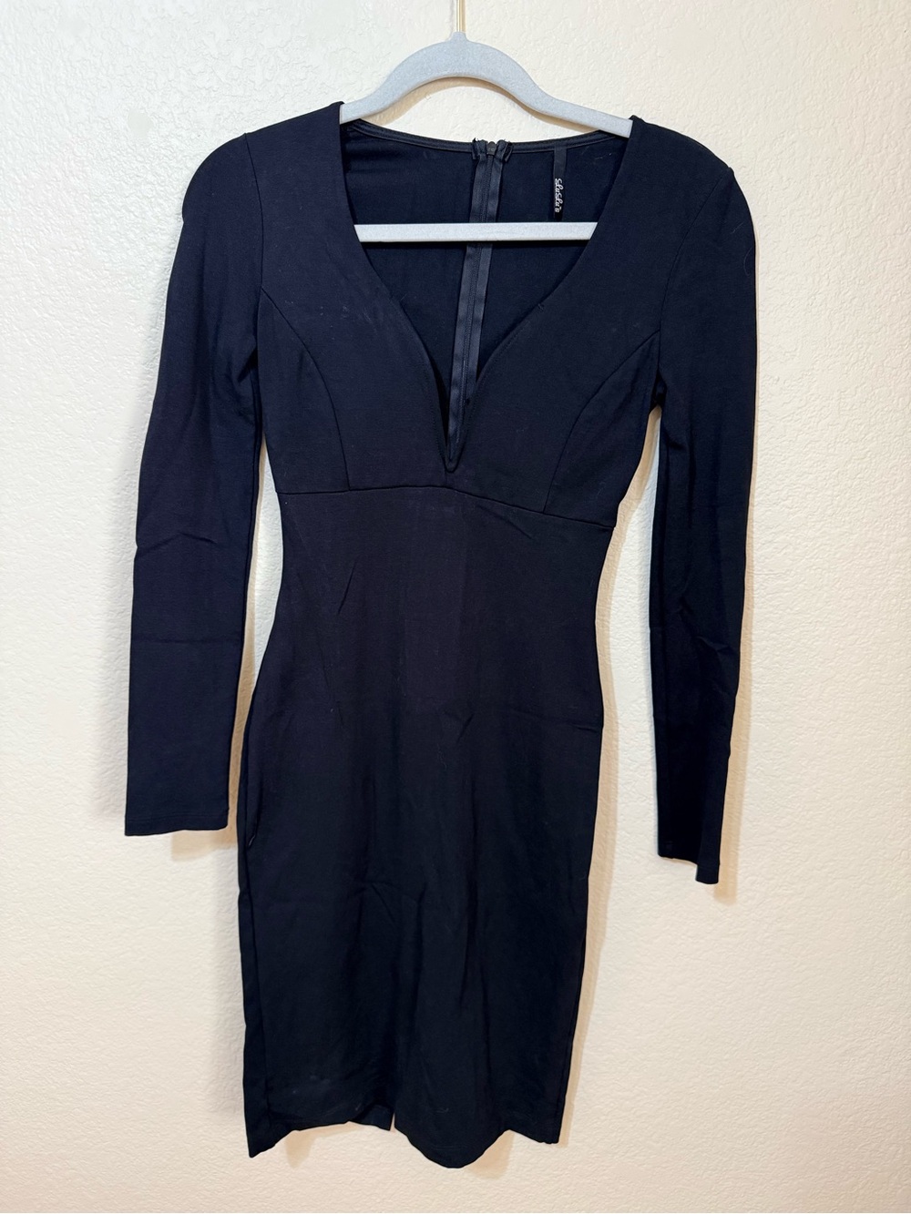 Lulus Long-Sleeve V-Neck Bodycon Dress
